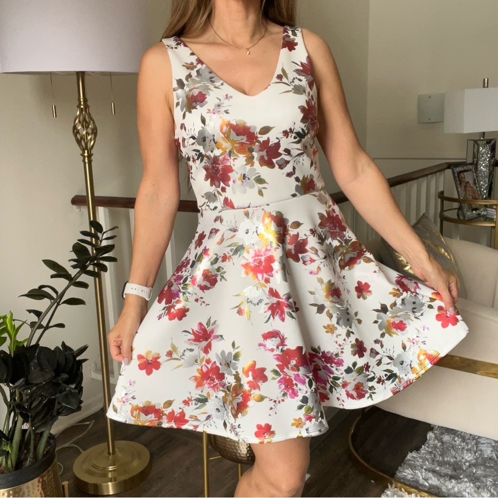 Aqua Floral White Red V Neck Fit and Flare Sleeveless Short Dress Open V Back L - Picture 2 of 10